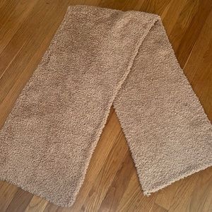 Fuzzy knit scarf gap one size